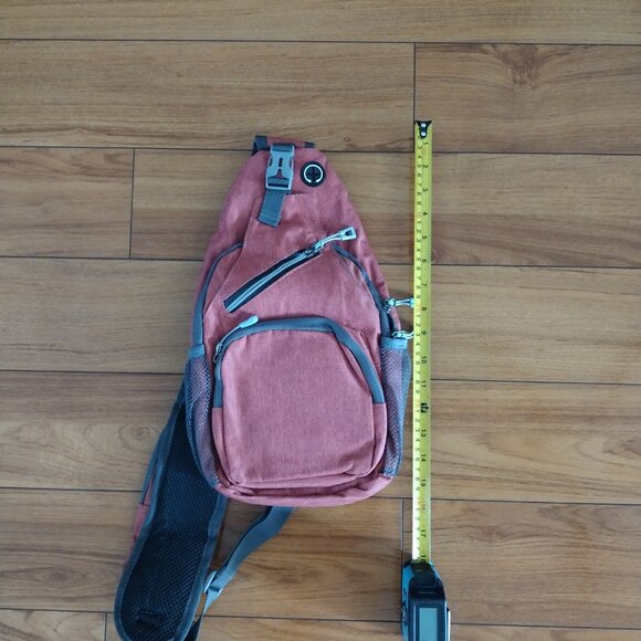 Movie&Men/Woman it's a dull red and gray backpack - Picture 10 of 16